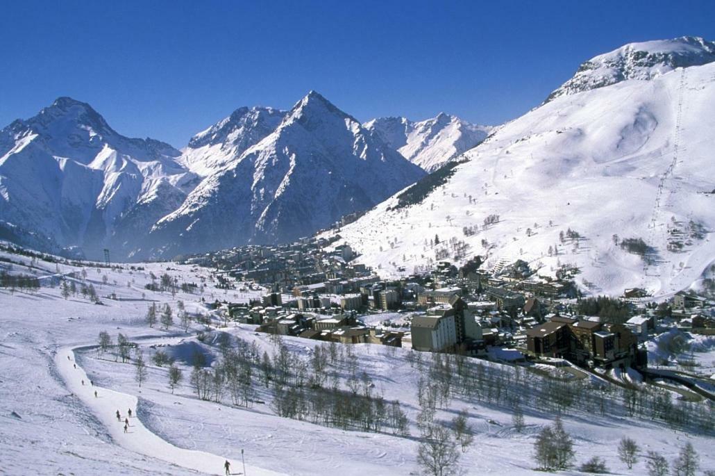 Апартаменты Le Montana Ле дез Альп Экстерьер фото